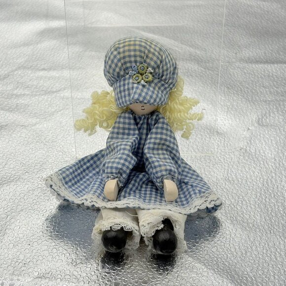 VTG Handmade Clothespin Doll Wooden Peg Girl Blue Check Dress Bonnet Farmhouse - Picture 3 of 10
